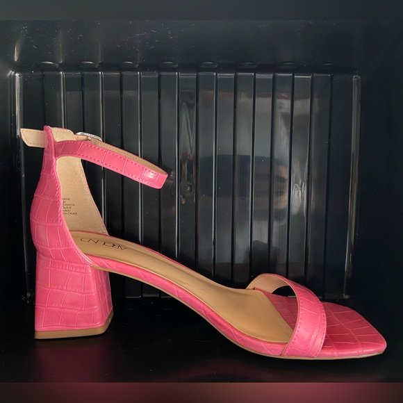 Pink Abound block heels - Picture 2 of 2